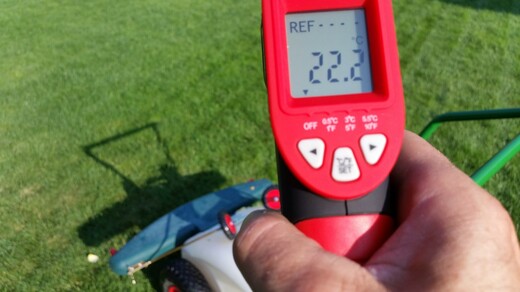 Selektivní herbicidy aplikujte maximálně do 25C !!! teploty trávníku. Tato maximální teplota musí být i několik hodin po postřiku - do úplného zaschnutí.